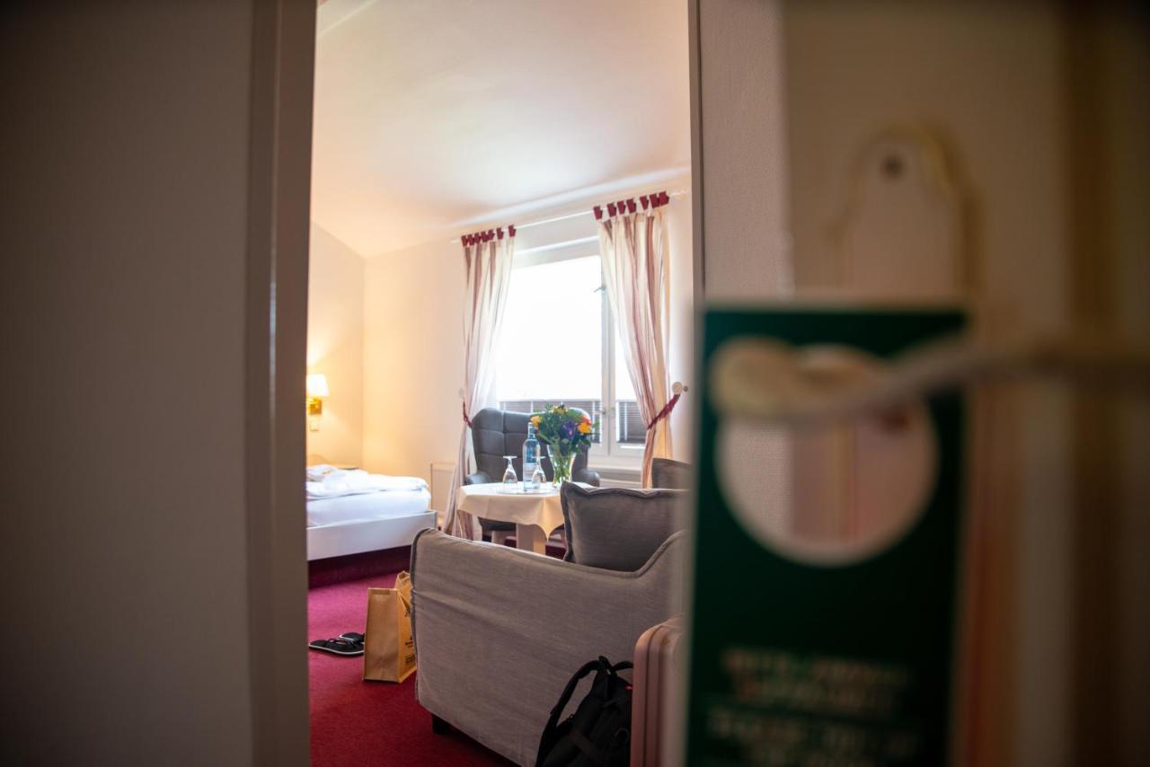 Meeressterne Hotel Weisses Schloss 塞巴特黑灵斯多夫 外观 照片