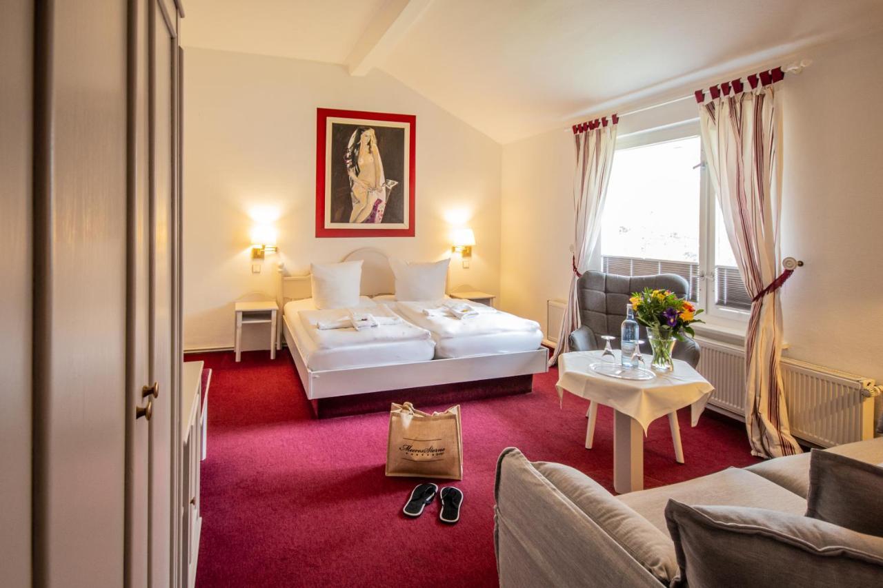 Meeressterne Hotel Weisses Schloss 塞巴特黑灵斯多夫 外观 照片