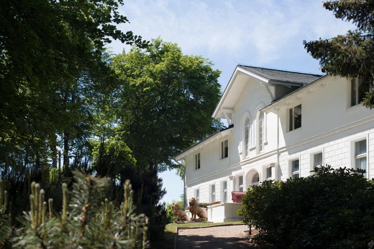 Meeressterne Hotel Weisses Schloss 塞巴特黑灵斯多夫 外观 照片